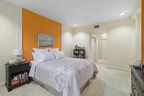 $385,000 | 208 Shearwater Court West, Unit 32, Jersey City, NJ 07305