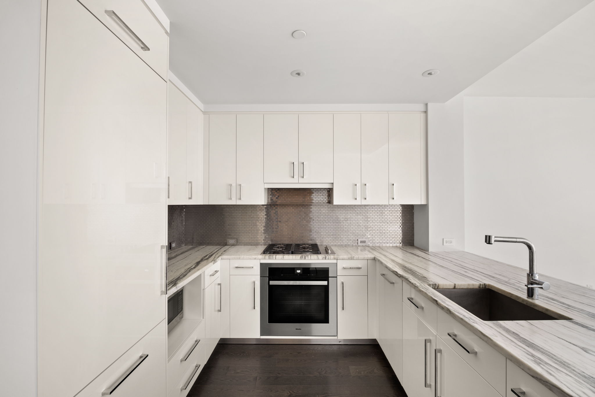 50 Riverside Boulevard, Unit 3D Manhattan, NY 10069 - Photo 3 of 32