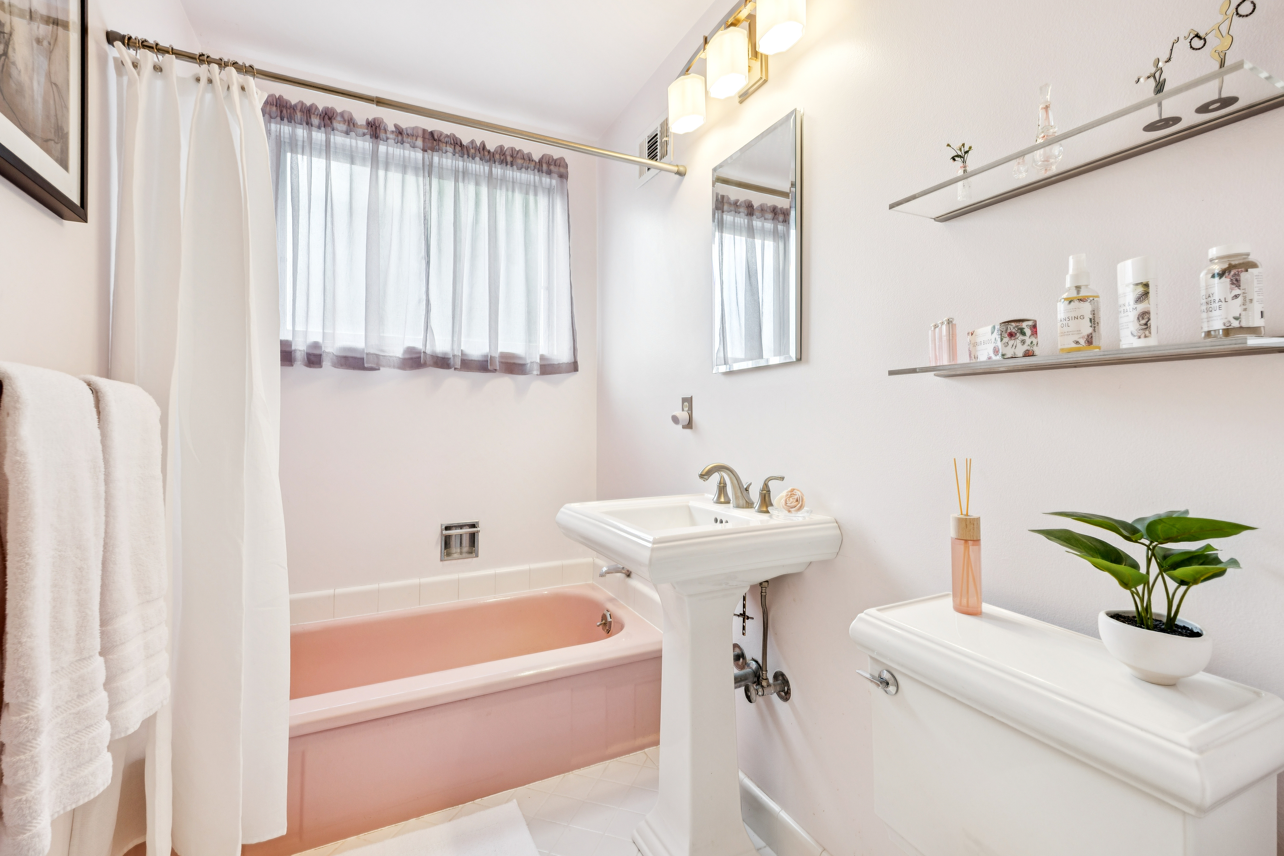 77 Bothin Road Fairfax, CA 94930 - Photo 23 of 32 a bathroom with a sink a toilet and a bathtub