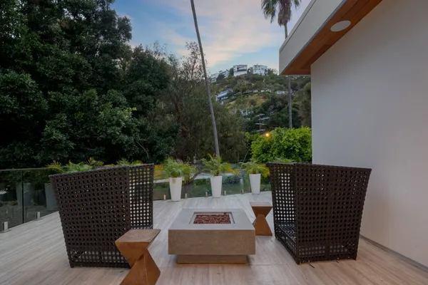 $4,100,000 | Laurel Canyon Road, Los Angeles, CA 90046