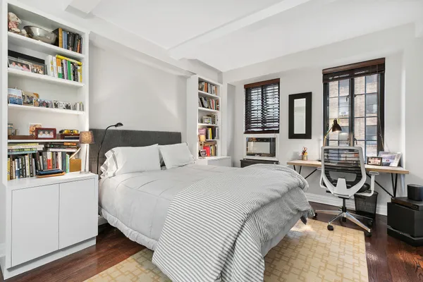 $1,275,000 | 201 West 16th Street, Unit 9B | Chelsea