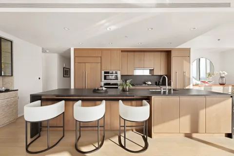 $6,695,000 | 50 West Street, Unit 37C | Financial District