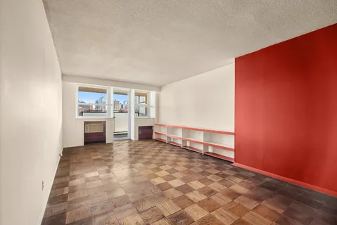 $700,000 | 75 Henry Street, Unit 9G | Brooklyn Heights