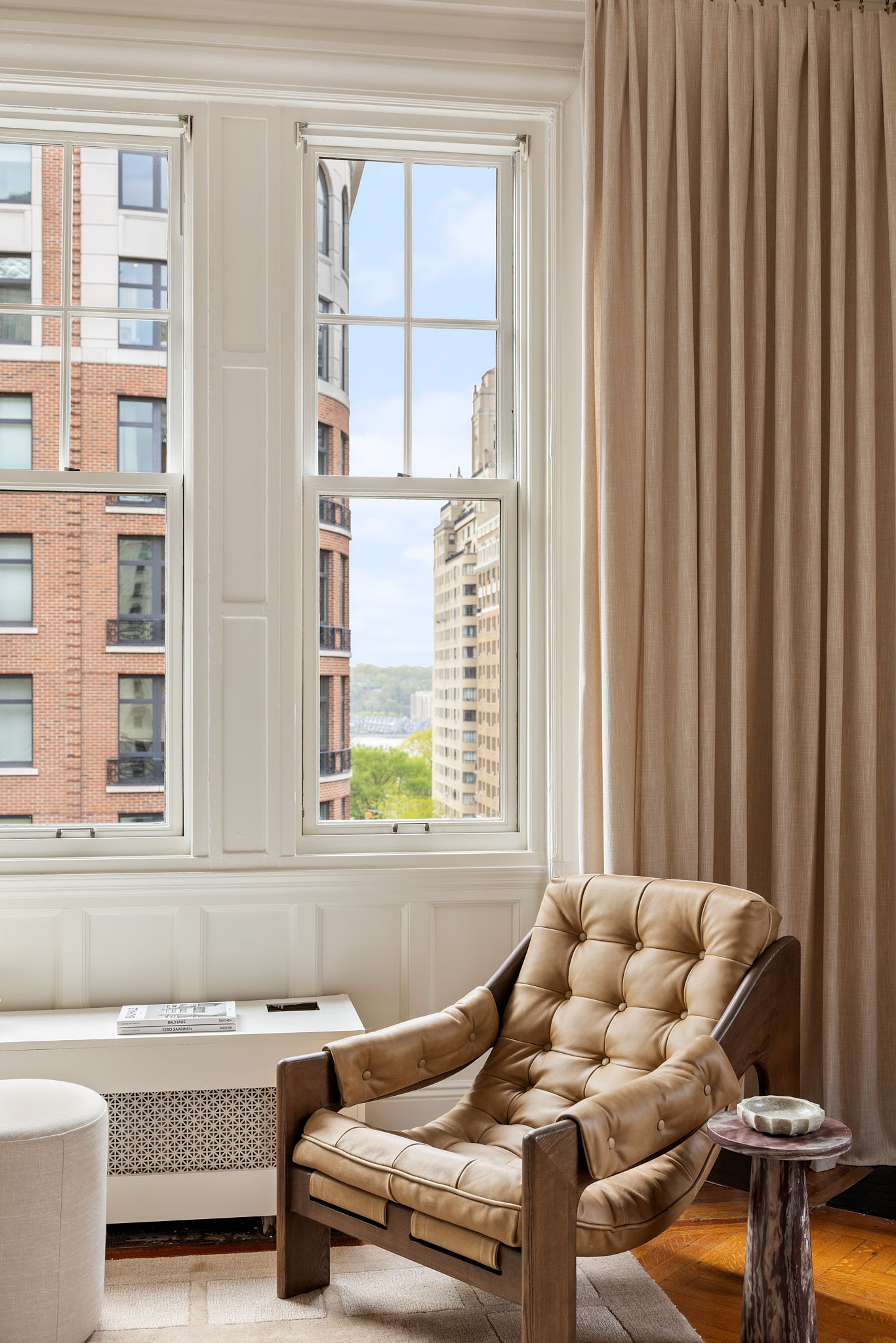 530 West End Avenue, Unit 81 Manhattan, NY 10024 - Photo 3 of 18 a living room with furniture and a window