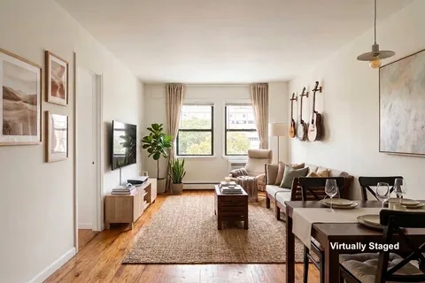 $675,000 | 424 West 49th Street, Unit 5A | Hell's Kitchen