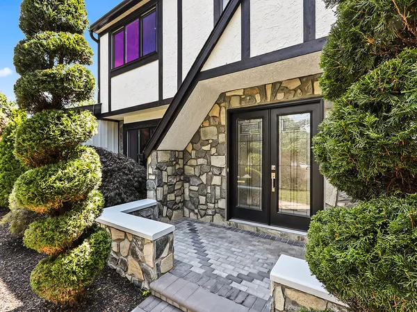 $999,000 | 2198 Cambridge Circle, Jamison, PA 18929