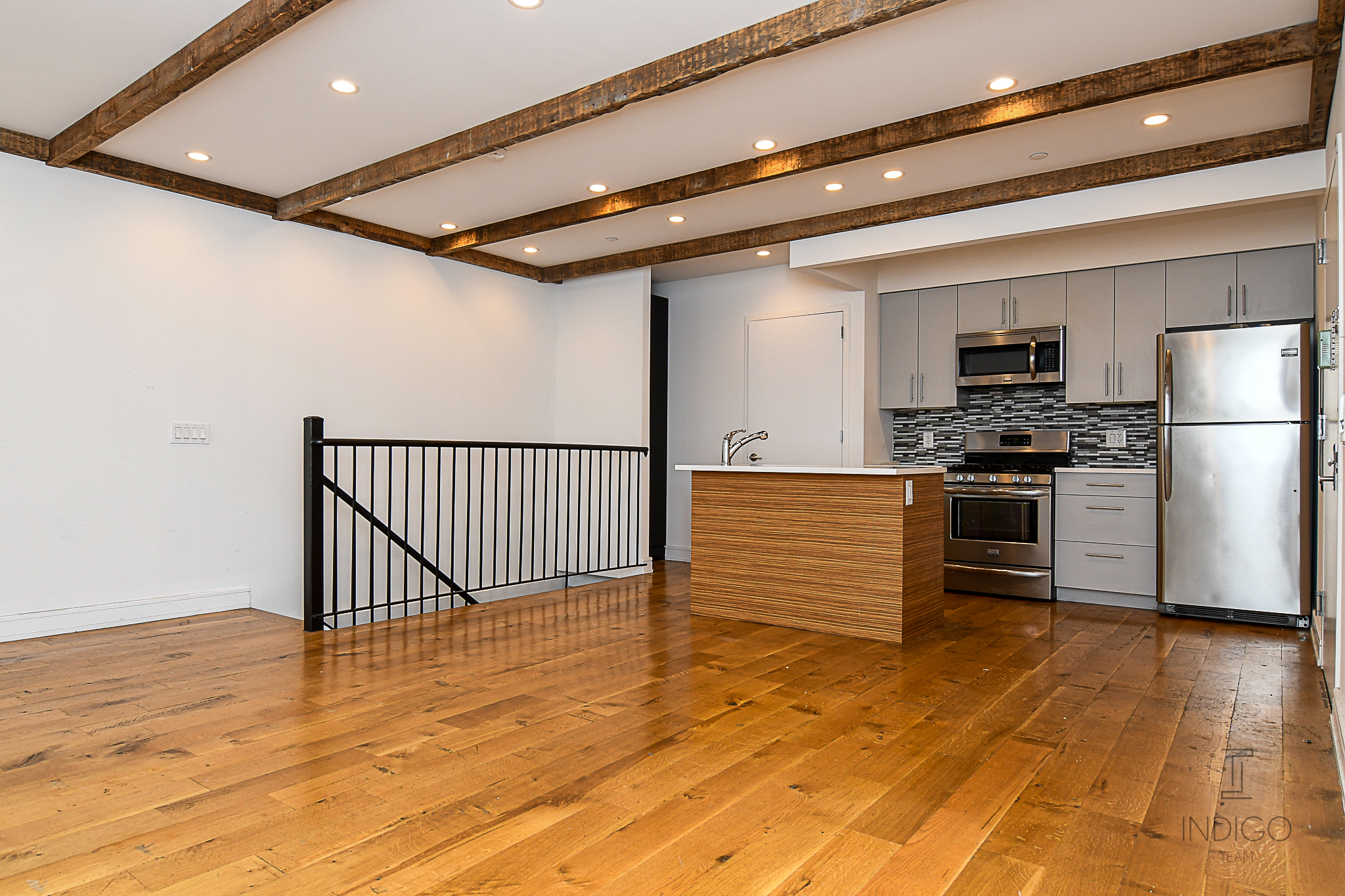 127 Kingsland Avenue, Unit 1F Brooklyn, NY 11222 - Photo 2 of 12