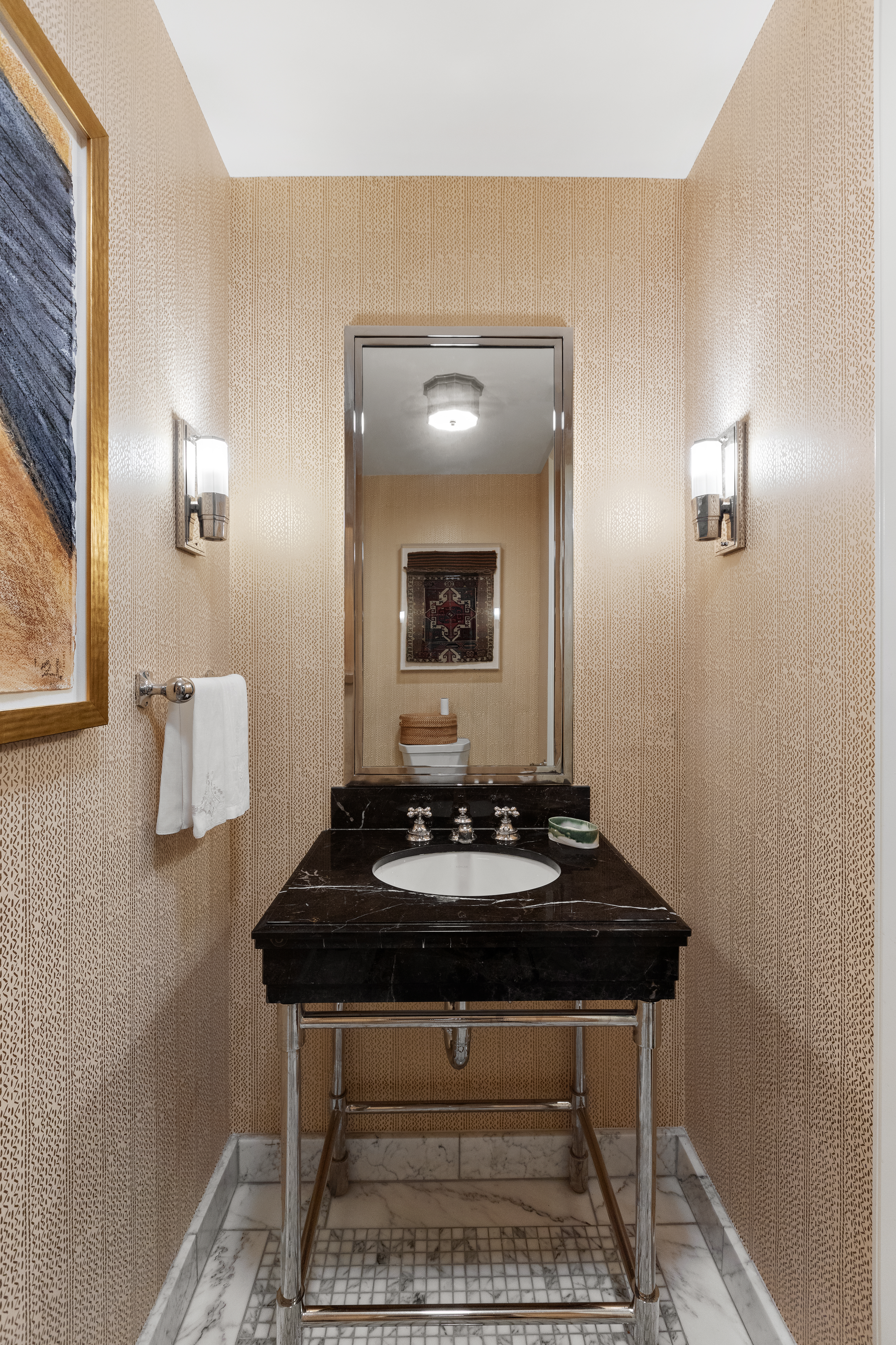 160 West 12th Street, Unit 104 Manhattan, NY 10011 - Photo 16 of 28 a room with a table and chairs