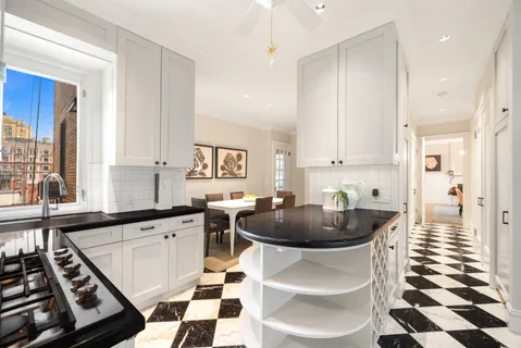 $3,695,000 | 530 West End Avenue, Unit 9B | Upper West Side