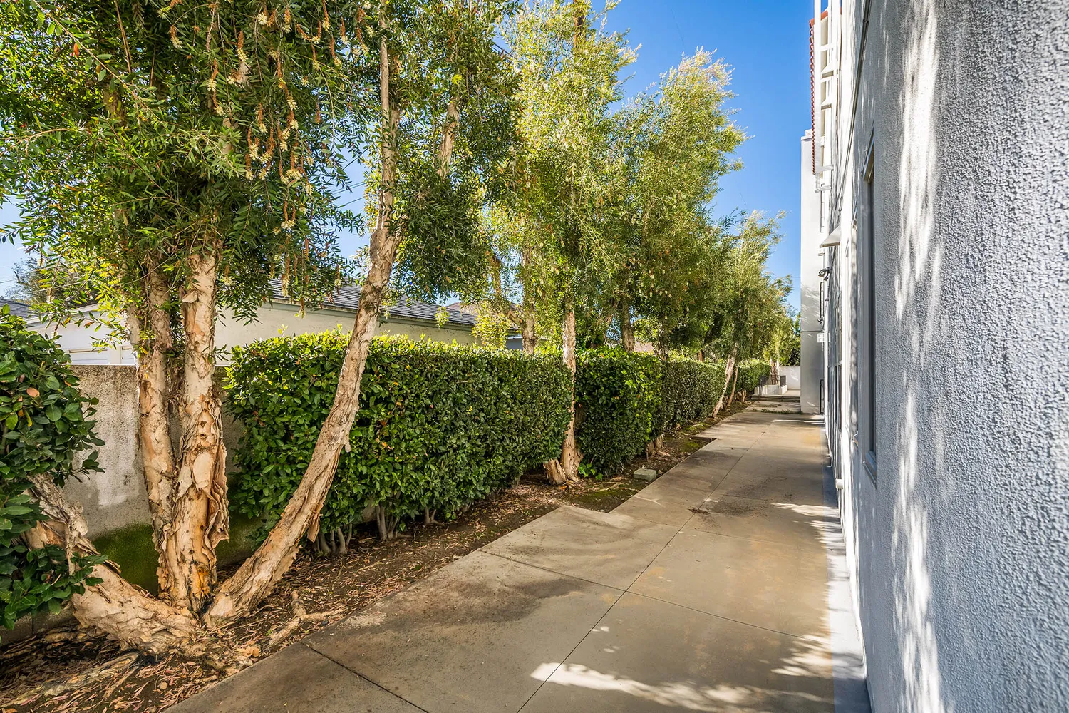 $1,095,000 | 10648 Woodbridge Street, Unit 105, Toluca Lake, CA 91602
