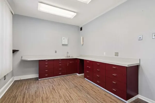 $3,300 | 586 Livingston Avenue, North Brunswick, NJ 08902
