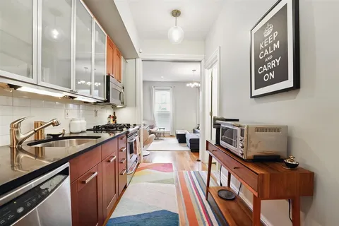 $675,000 | 275 5th Street, Unit 2, Jersey City, NJ 07302