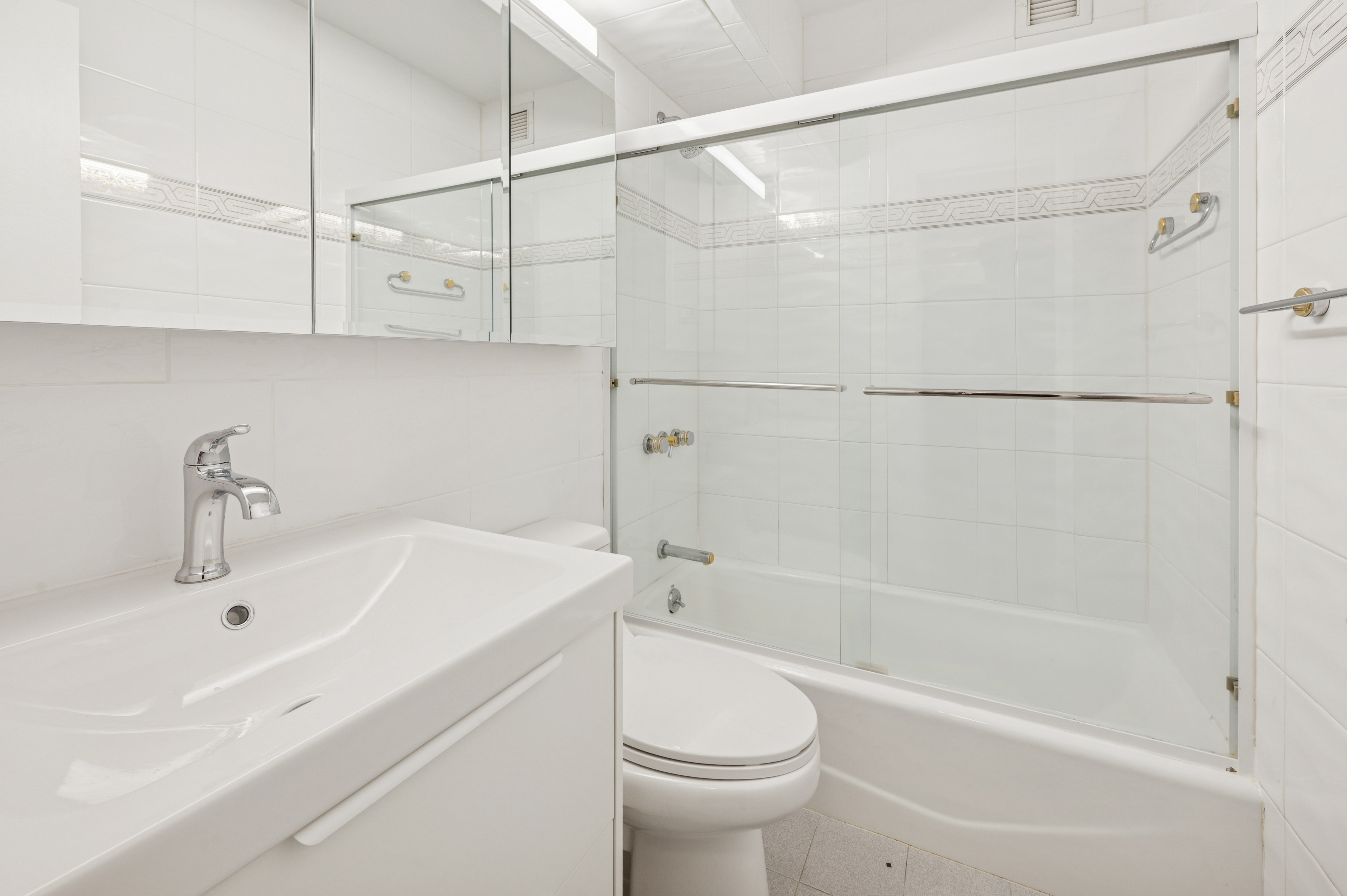211 East 53rd Street, Unit 7C Manhattan, NY 10022 - Photo 8 of 14