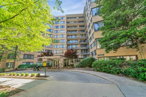 $435,000 | 4740 Connecticut Avenue Northwest, Unit 1007, Washington, DC 20008