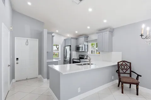 $399,900 | 8621 Jasmine Way, Boca Raton, FL 33496