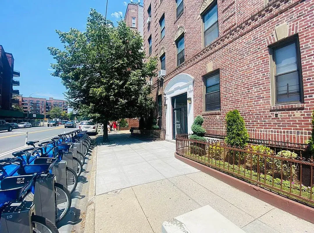 $3,995 | 625 Caton Avenue, Unit 1A | Windsor Terrace