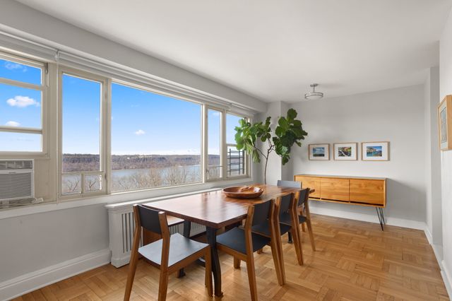 $970,000 | 900 West 190th Street, Unit 7N | Hudson Heights