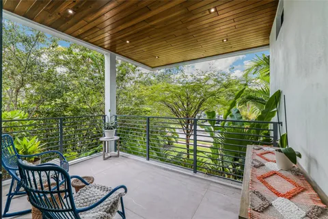 $6,685,000 | 445 Ridgewood Road, Key Biscayne, FL 33149