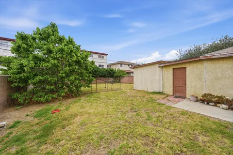 $1,999,998 | Address Upon Request, Los Angeles, CA 90034