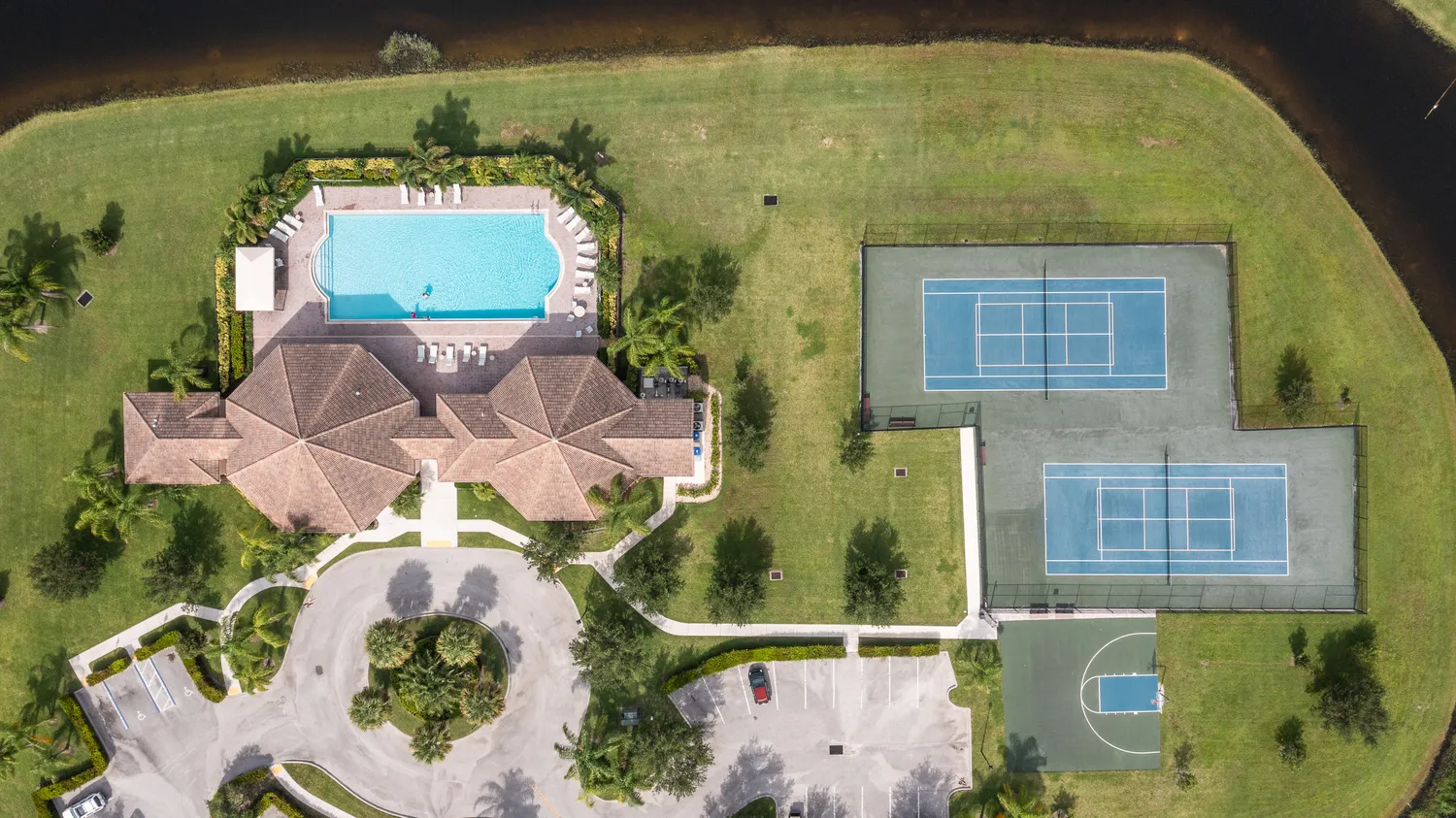 $525,000 | 1830 Berkshire Circle Southwest, Vero Beach, FL 32968