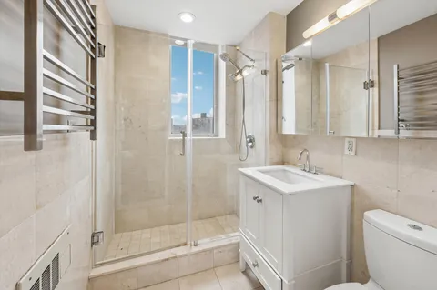 $1,100,000 | 3625 Oxford Avenue, Unit 7C | Central Riverdale