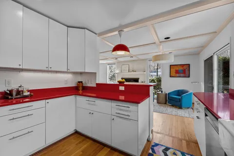 $1,050,000 | 1709 Curtis Road, Chapel Hill, NC 27514