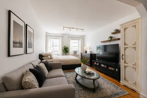 $525,000 | 20 Jane Street, Unit 3A | West Village