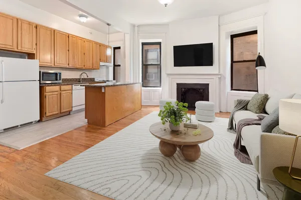 $3,750 | 342 West 56th Street, Unit 4C | Hell's Kitchen