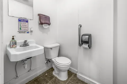 $400,000 | 697 West Cherry Street, Jesup, GA 31545