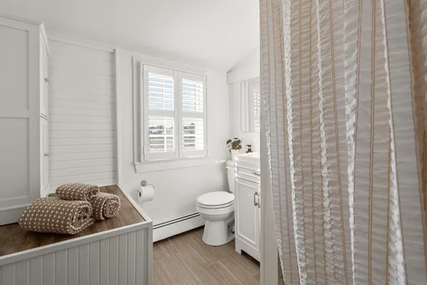 $725,000 | 7 Moreland Avenue, Hull, MA 02045
