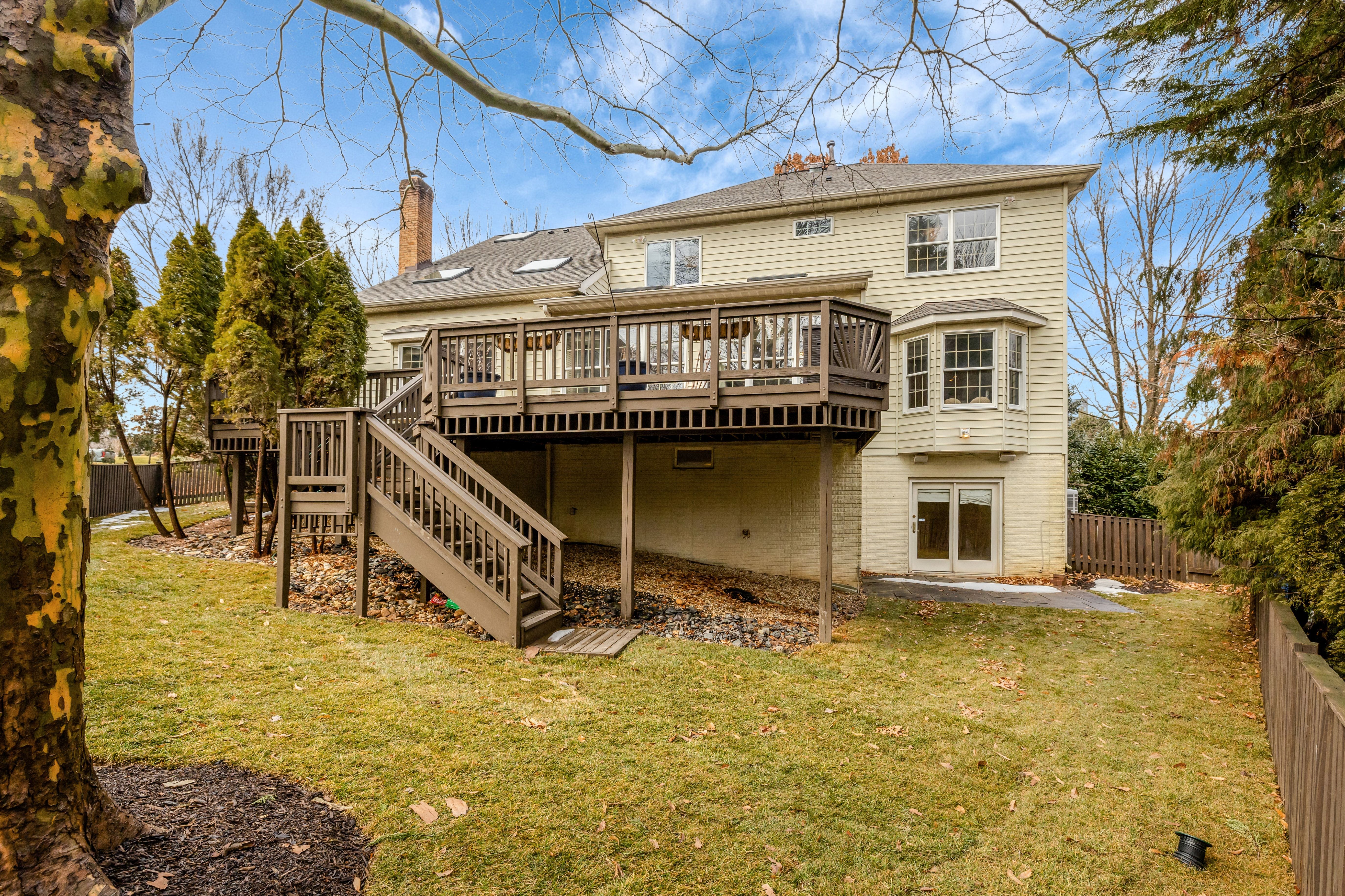 1295 Gatesmeadow Way Reston, VA 20194 - Photo 7 of 57