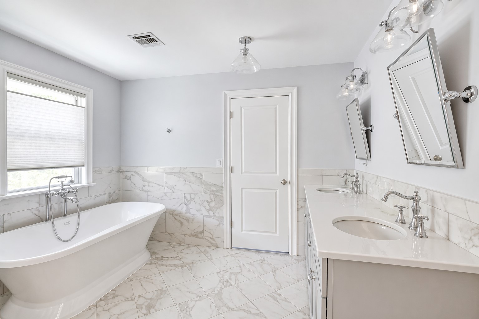 42 Skunks Misery Road Locust Valley, NY 11560 - Photo 12 of 14