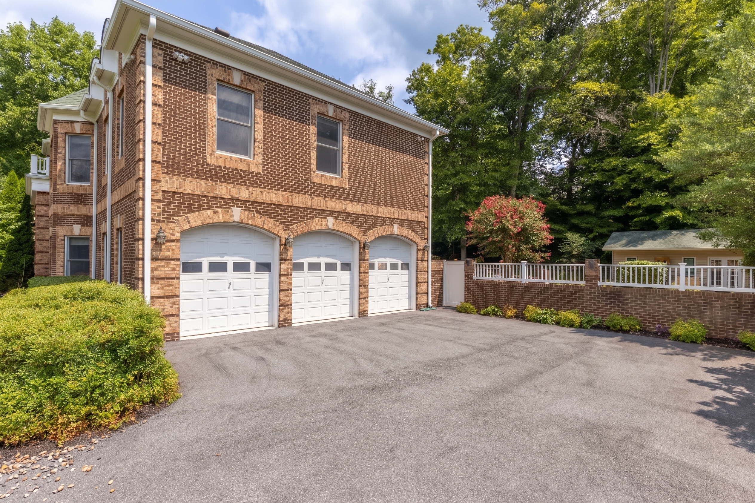 8505 Howell Road Bethesda, MD 20817 - Photo 5 of 22 Gallery Image 5