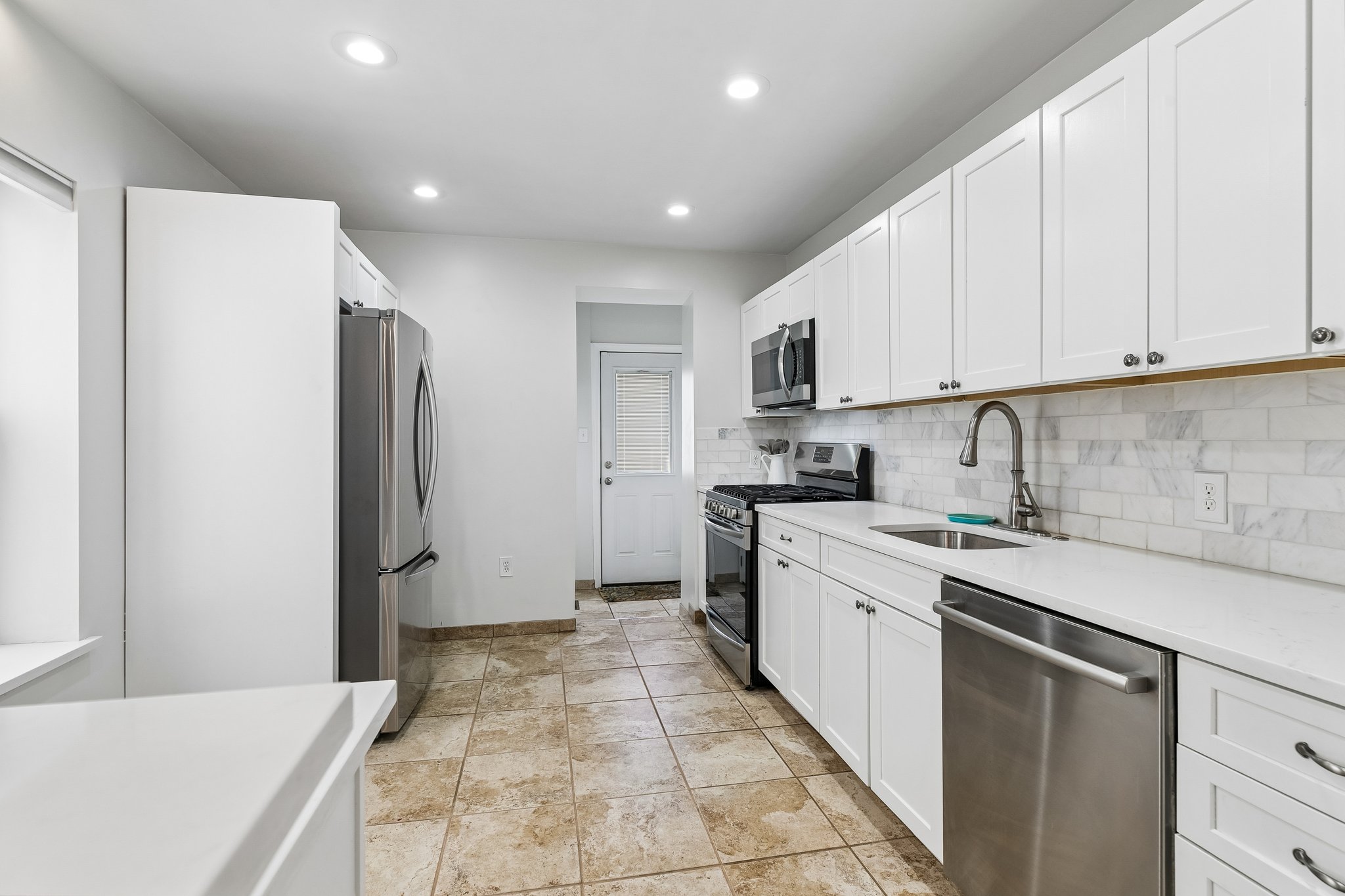 2128 Carpenter Street Philadelphia, PA 19146 - Photo 10 of 49