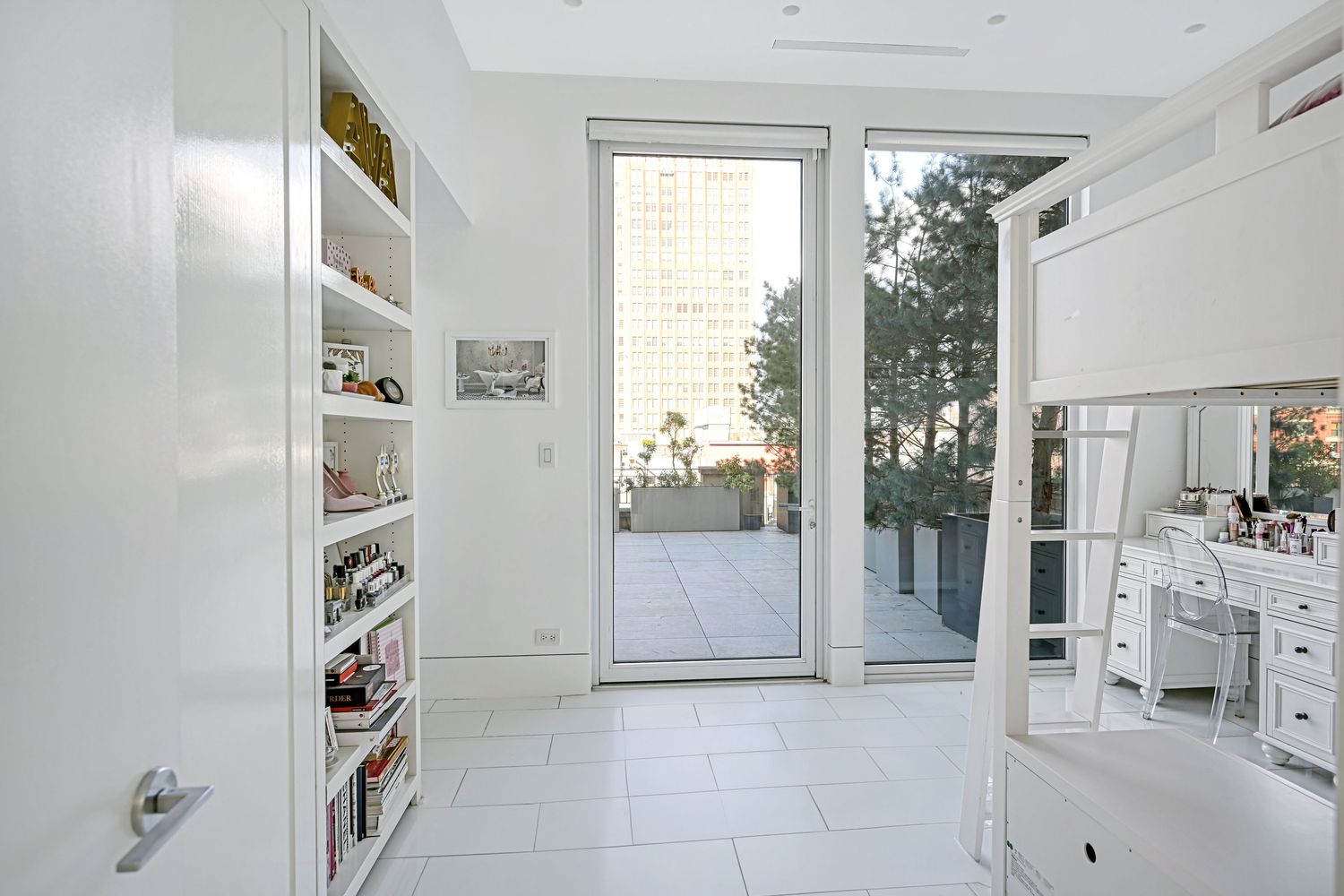a view of livingroom with furniture and windows