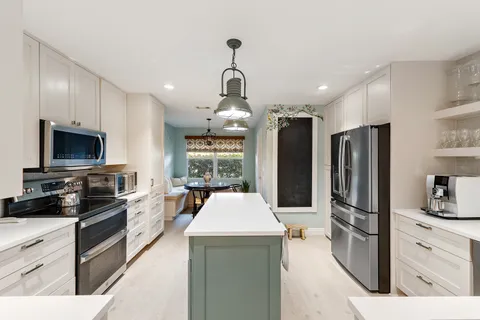 $1,200,000 | 10 Bentwood Road, Palm Beach Gardens, FL 33418