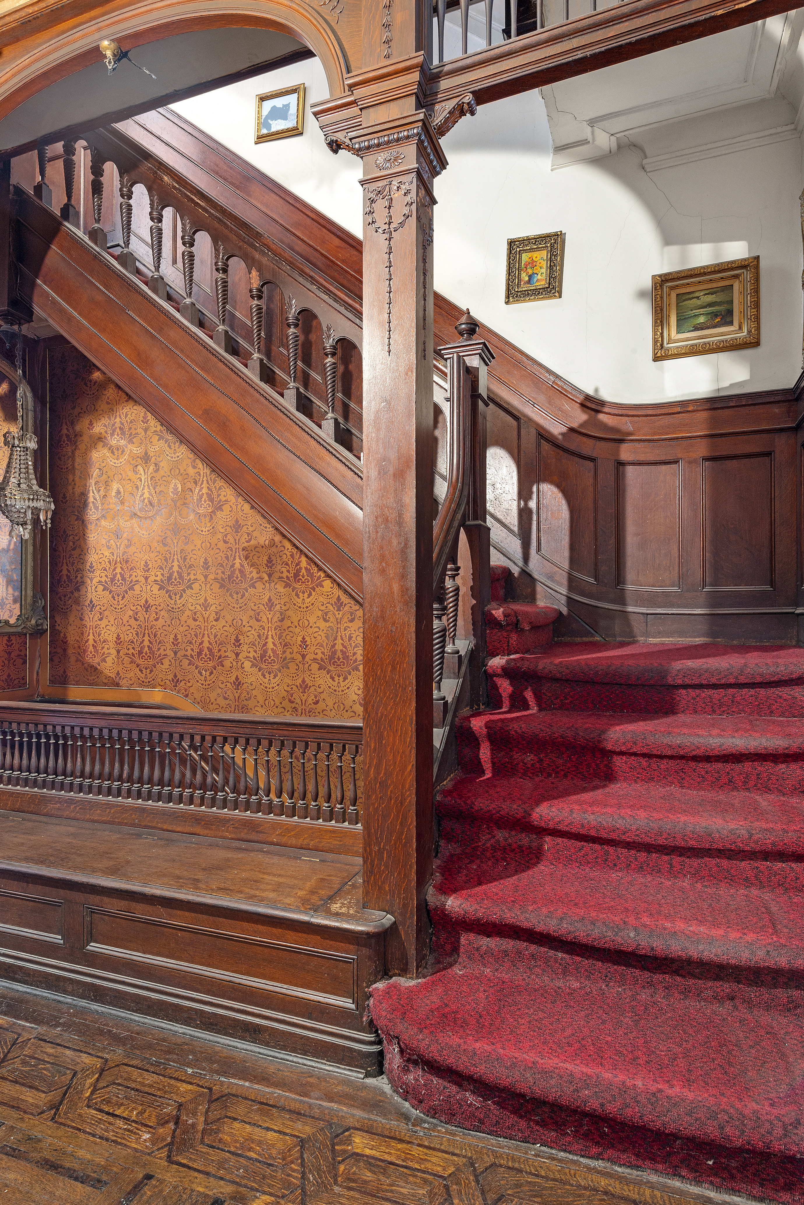 32 West 85th Street Manhattan, NY 10024 - Photo 3 of 10 a front view of a house with a yard
