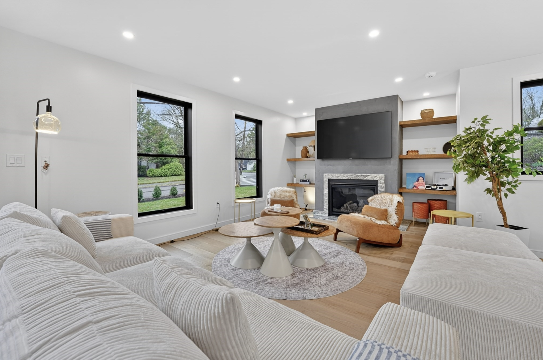 8 Noanett Road Needham Heights, MA 02494 - Photo 4 of 13 Gallery Image 4