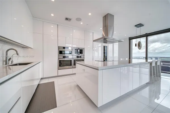 $5,799,900 | 88 Southwest 7th Street, Unit PH4303, Miami, FL 33130