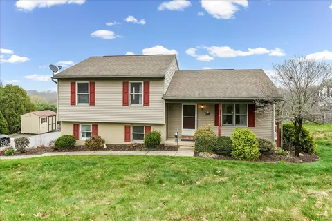 Contact Agent | 597 Lancaster Pike, New Providence, PA 17560