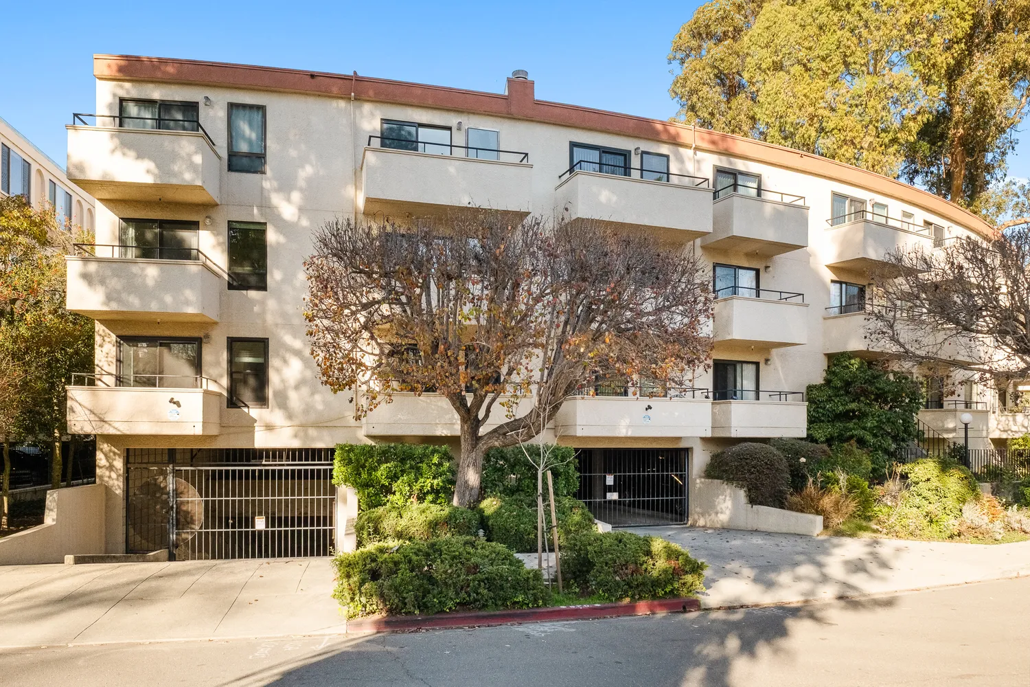 $895,000 | 1500 Willow Avenue, Unit 301, Burlingame, CA 94010