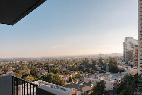 $820,000 | 10450 Wilshire Boulevard, Unit 12C, Los Angeles, CA 90024