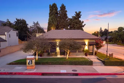 $1,589,000 | 303-305 East Foothill Boulevard, Monrovia, CA 91016