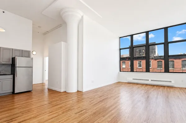 $6,850 | 204 Huntington Street, Unit 2M | Carroll Gardens