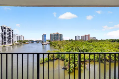 $1,085,000 | 777 Bayshore Drive, Unit 701, Fort Lauderdale, FL 33304