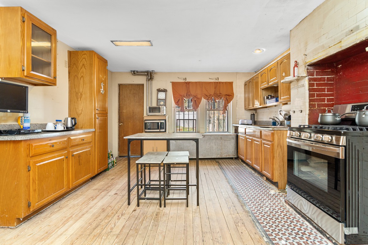 279 Weirfield Street Brooklyn, NY 11221 - Photo 7 of 14