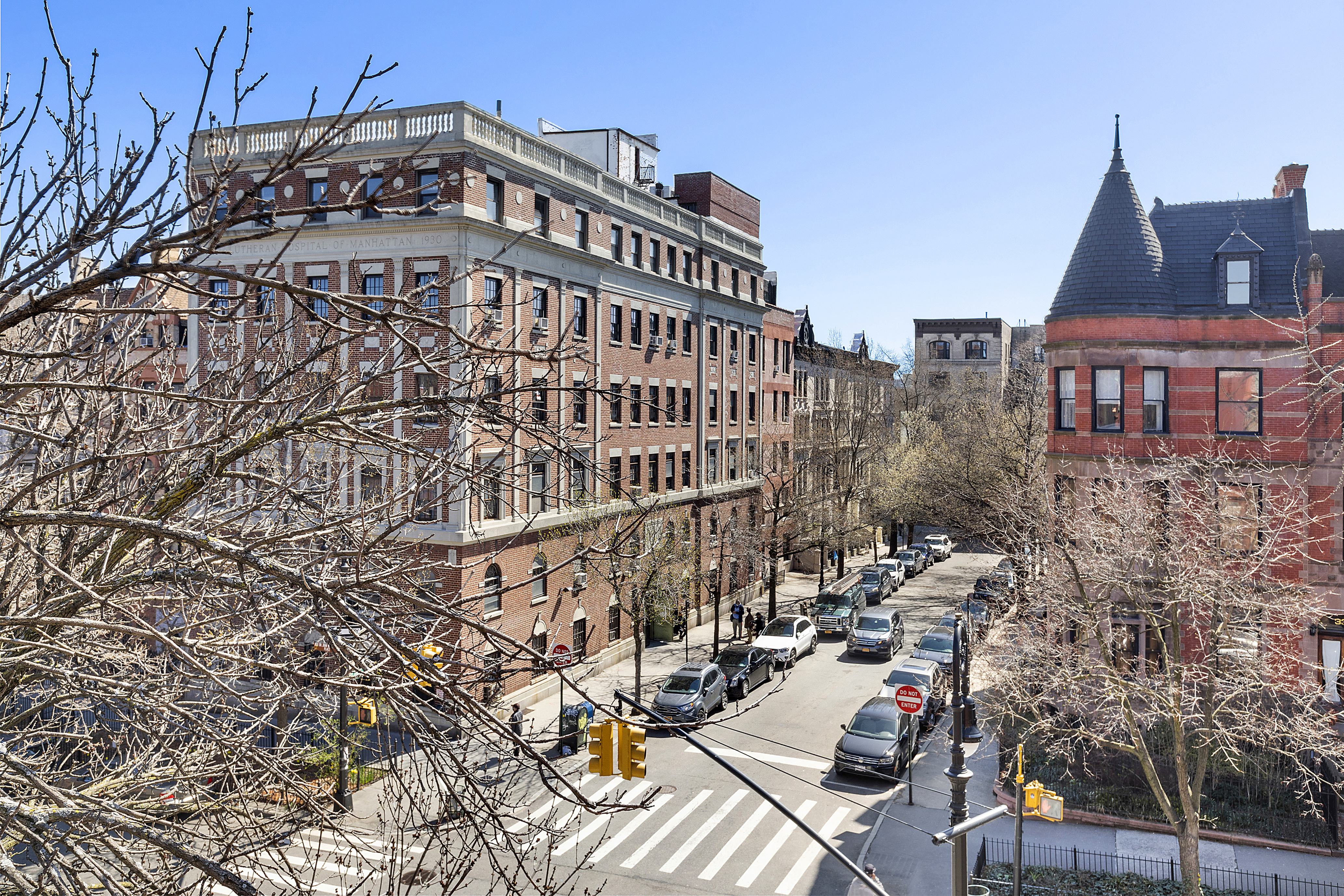 336 Convent Avenue, Unit MLTFMLY Manhattan, NY 10031 - Photo 16 of 20 a view of a large building