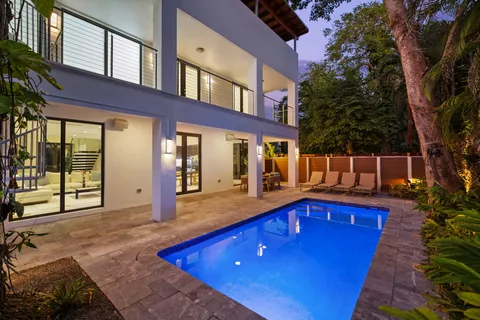 $4,950,000 | 3770 Kumquat Avenue, Miami, FL 33133