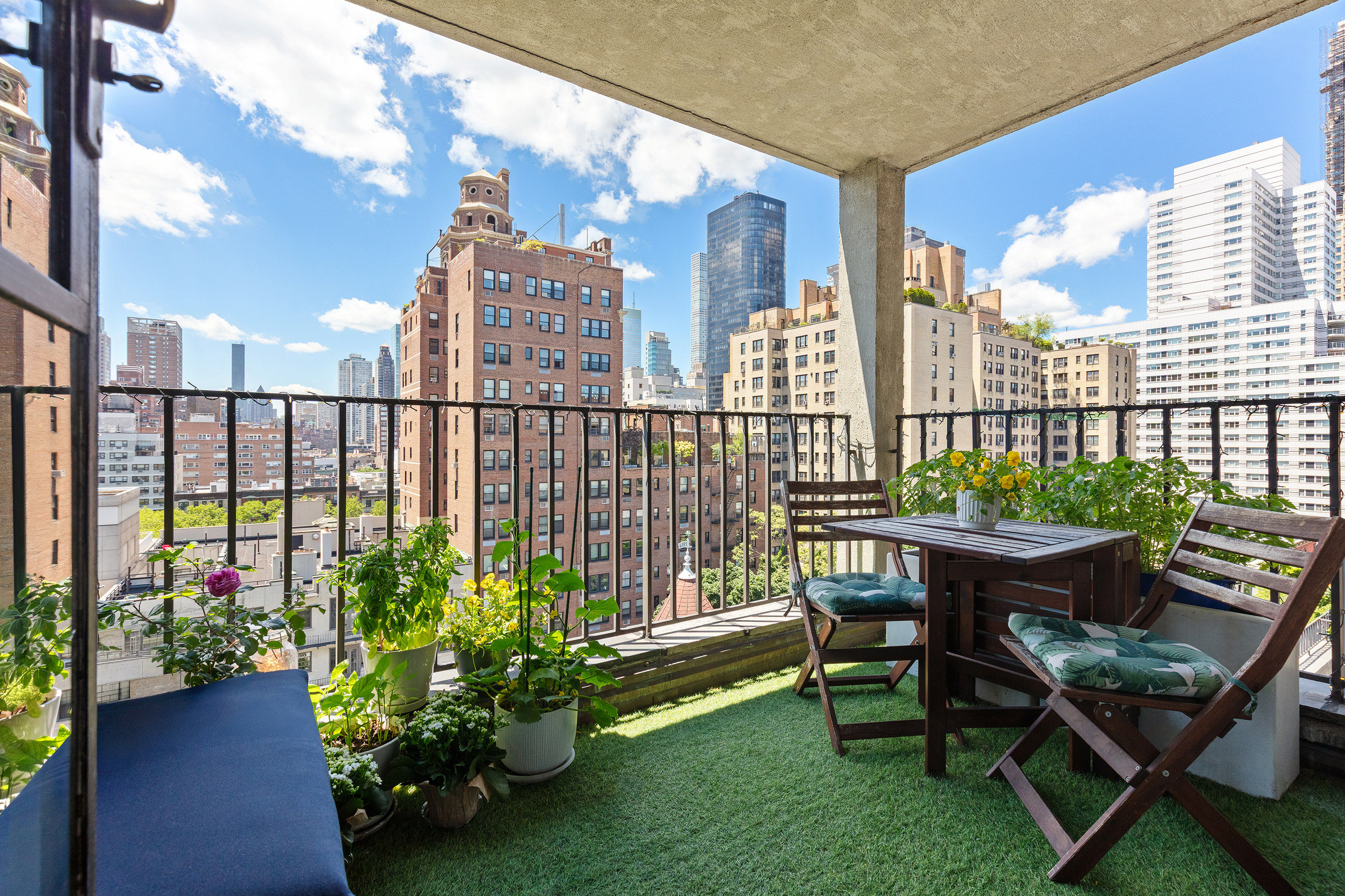 333 East 69th Street, Unit 12E Manhattan, NY 10021 - Photo 5 of 15 Gallery Image 5