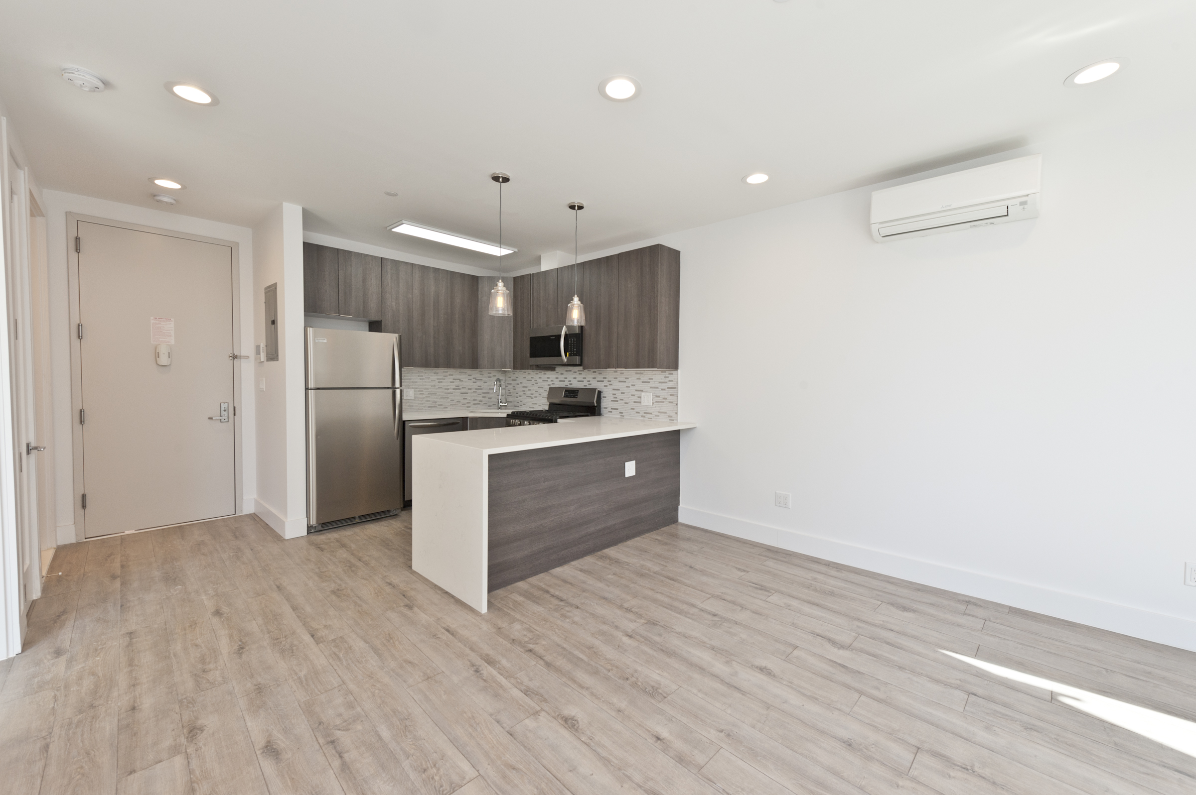 25-35 18th Street, Unit 2A Queens, NY 11102 - Photo 6 of 9